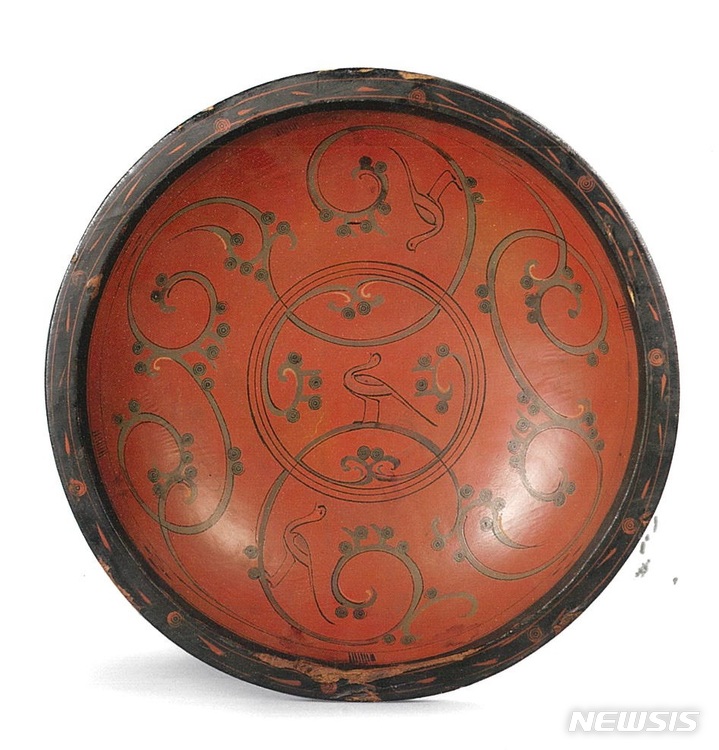 [서울=뉴시스] 채회운조문칠원반. (사진=국립중앙박물관 제공) 2021.12.20. photo@newsis.com *재판매 및 DB 금지