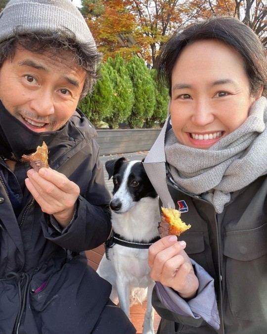 [서울=뉴시스] 최민수 강주은 2021.12.20 (사진=강주은 인스타그램)photo@newsis.com* *재판매 및 DB 금지