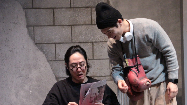 [서울=뉴시스]연극 '복서와 소년' 공연 연습 사진. (사진=극단 학전 제공) 2021.12.20. photo@newsis.com *재판매 및 DB 금지