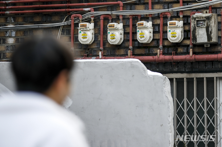 [서울=뉴시스] 정병혁 기자 = 서울시내 주택가에 설치된 가스계량기의 모습. 2021.12.20. jhope@newsis.com