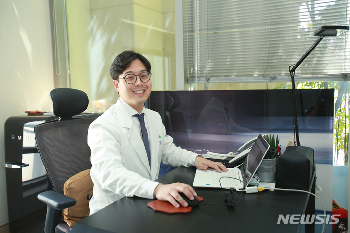 [서울=뉴시스] 정훈재 서울부민병원 원장. (사진= 서울부민병원 제공) 2021.12.26