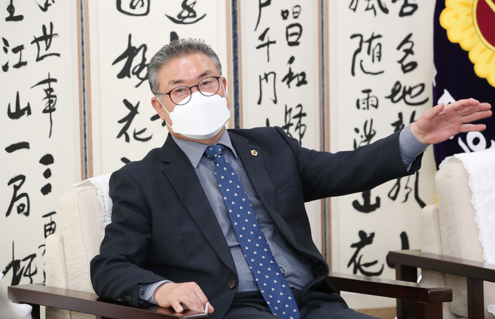 [홍성=뉴시스] 김명선 충남도의회 의장이 뉴시스와 신년 인터뷰를 하고 있다. *재판매 및 DB 금지