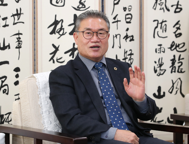 [홍성=뉴시스] 김명선 충남도의회 의장이 뉴시스와 신년 인터뷰를 하고 있다. *재판매 및 DB 금지