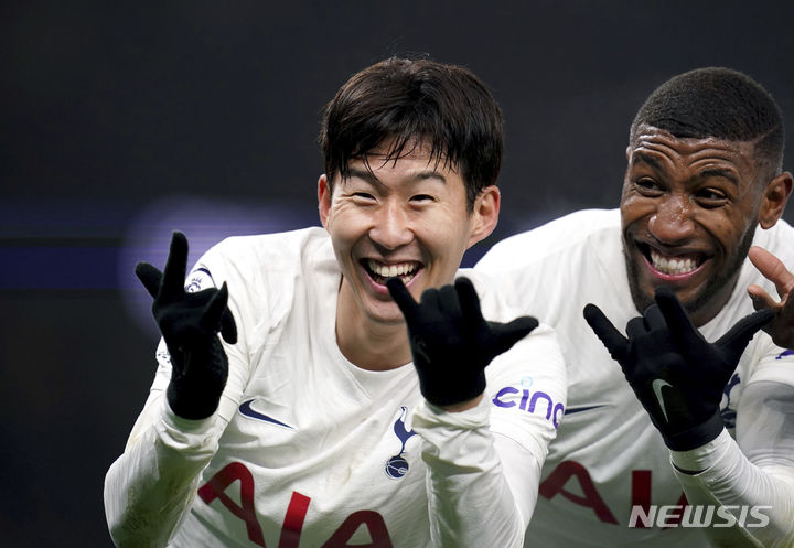 [런던=AP/뉴시스]토트넘 손흥민