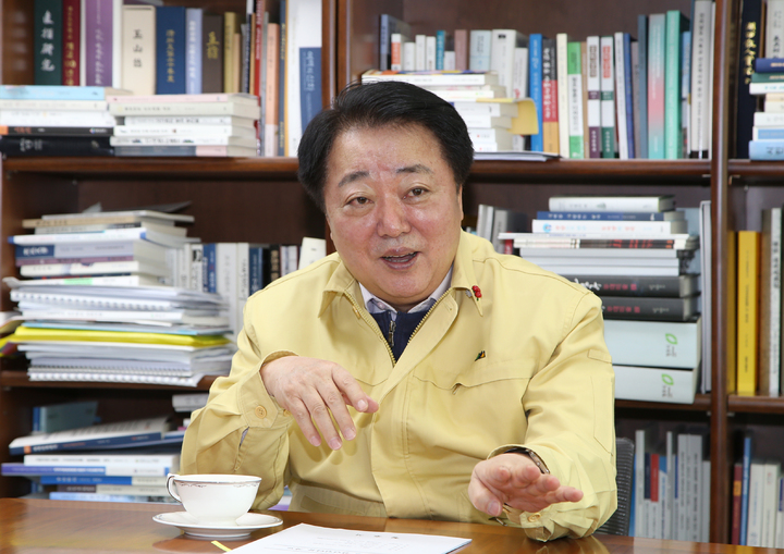 한범덕 전 청주시장 "신청사 주차·업무공간 조정 논의해달라"