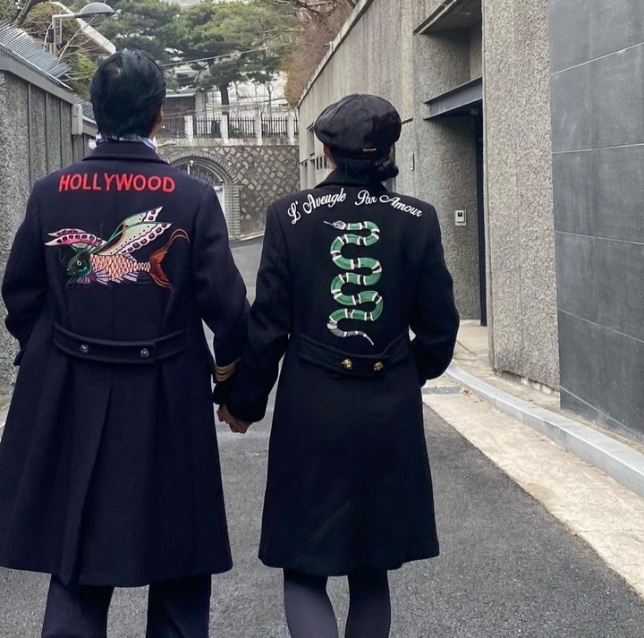 [서울=뉴시스] 신현준, '12세 연하' 아내와 다정한 스킨십..."달달하다 달달해~" 2021.12.29 (사진=신현준 SNS 제공) photo@newsis.com*재판매 및 DB 금지 *재판매 및 DB 금지