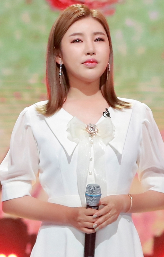 [서울=뉴시스] 송가인, 오는 1월 4일 '일본군 위안부' 피해자들에게 바치는 곡 '시간이 머문자리' 발매한다 2021.12.30 (사진=포켓돌스튜디오 제공) photo@newsis.com*재판매 및 DB 금지 *재판매 및 DB 금지