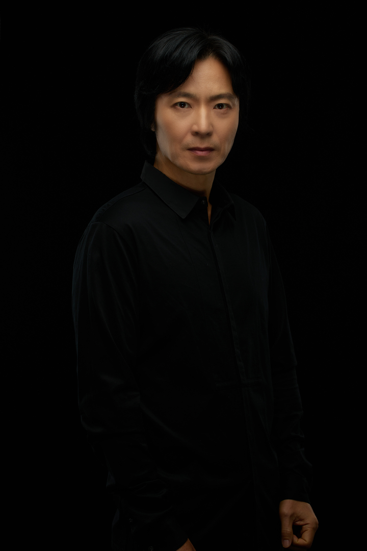 [서울=뉴시스]연극 '리차드3세'에서 '에드워드4세' 역을 맡은 배우 윤서현 포스터. (사진=샘컴퍼니 제공) 2021.12.31. photo@newsis.com *재판매 및 DB 금지