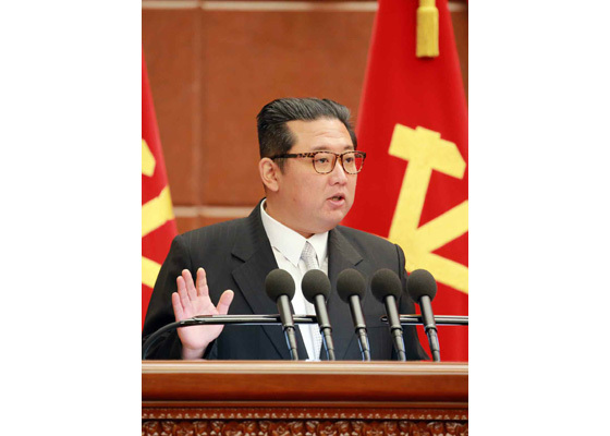 [서울=뉴시스] 전원회의 연설하는 김정은. 2022.01.01. (사진=노동신문 캡처) *재판매 및 DB 금지
