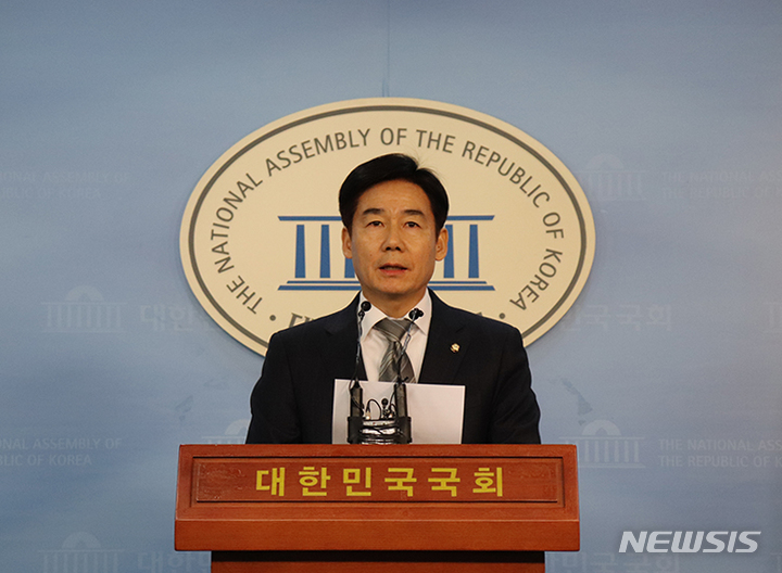 [서울=뉴시스] 이용호 국민의힘 의원. (사진=의원실 제공)
