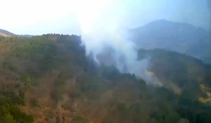 [보성=뉴시스] 변재훈 기자 = 2일 오후 2시 29분께 전남 보성군 조성면 한 야산 해발 200m 지점에서 불이 나 산림 당국에 의해 2시간 30분여 만에 꺼졌다. (사진=산림청 제공) 2022.01.02. photo@newsis.com *재판매 및 DB 금지