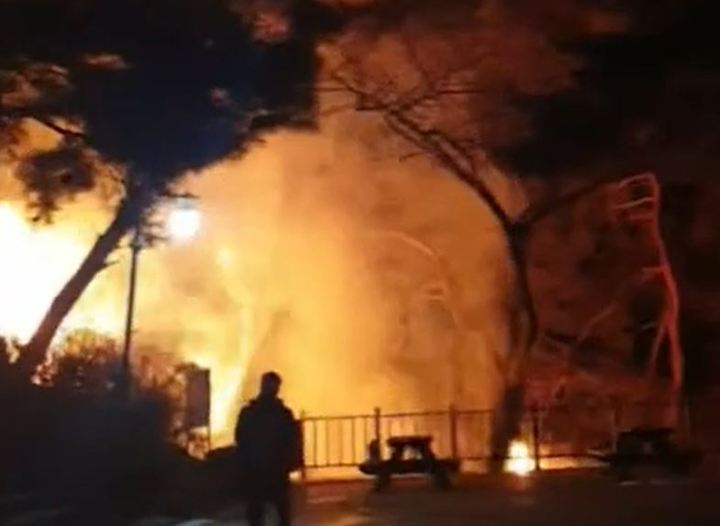 대청댐 현암정 휴게소 화재 장면. 사진 보배드림 캡처 *재판매 및 DB 금지