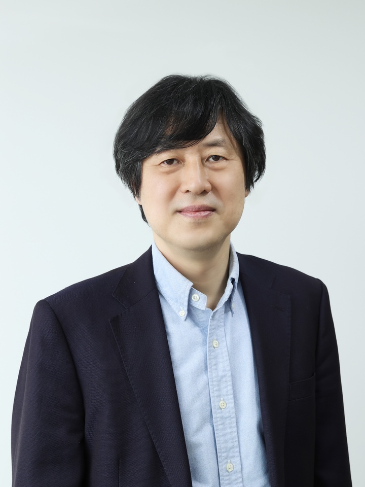 [서울=뉴시스]이남주 창비 신임 주간 (사진 = 창비) 2022.1.3. photo@newsis.com&nbsp; *재판매 및 DB 금지