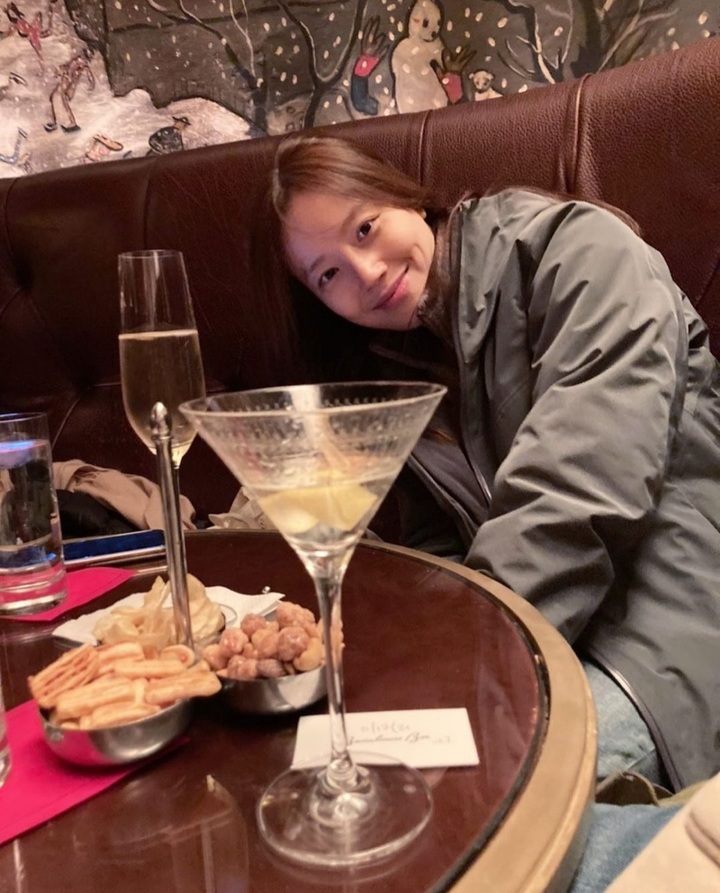 [서울=뉴시스] 문채원, 해를 거듭할수록 더 예뻐지네..."명실상부 여신 미모" 2022.01.05 (사진=문채원 sns 제공) photo@newsis.com*재판매 및 DB 금지 *재판매 및 DB 금지