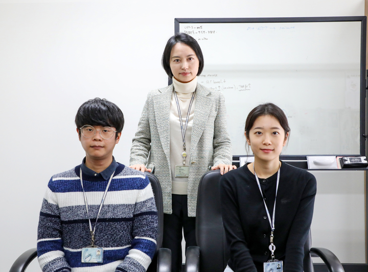 (위에서부터 반시계방향)DGIST 뇌·인지과학전공 엄지원 교수와 김동욱 석박사통합과정생, 정혜지 박사과정생 *재판매 및 DB 금지