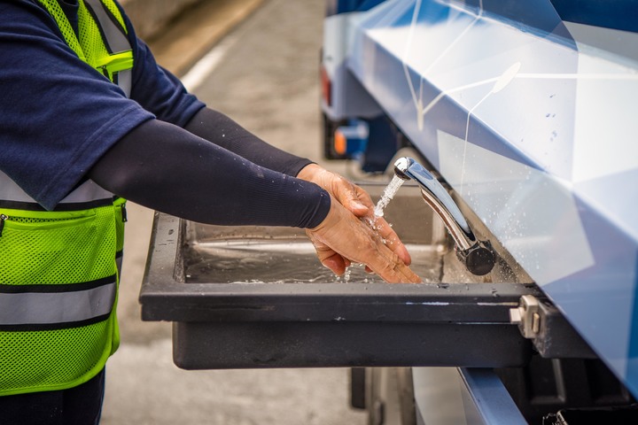  *재판매 및 DB 금지