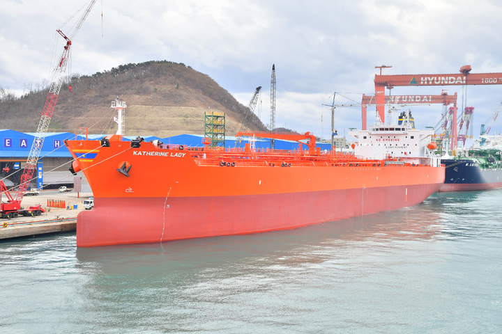 현대미포조선이 올해 첫 인도한 5만t급 석유화학제품운반선 *재판매 및 DB 금지