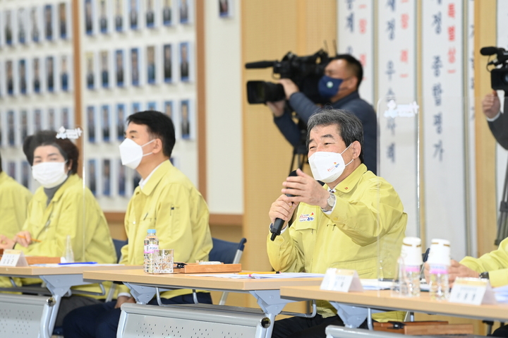 새해 시정계획 밝히는 김충섭 김천시장 (사진=김천시 제공) *재판매 및 DB 금지