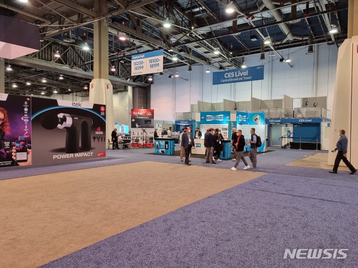 [라스베이거스=뉴시스]이재은 기자=오미크론 확산 여파로 대다수 기업이 불참하면서 전시장 곳곳에 빈 공간이 많다. 2022.01.13. photo@newsis.com