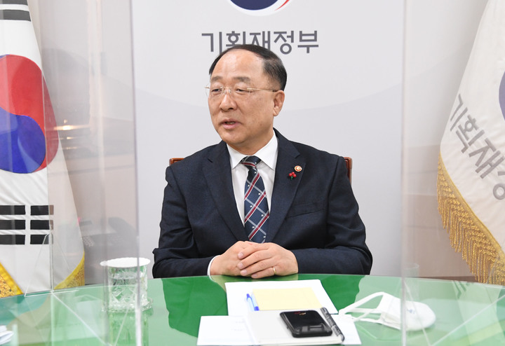 [서울=뉴시스] 백동현 기자 = 홍남기 부총리 겸 기획재정부 장관. (사진=기획재정부 제공) 2022.01.07. photo@newsis.com *재판매 및 DB 금지