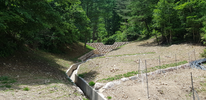 [안동=뉴시스] 2020년 산사태가 난 봉화군 소천면_남회룡리 계곡이 지난해 복구된 모습. (사진=경북도 제공) 2022.01.10 *재판매 및 DB 금지