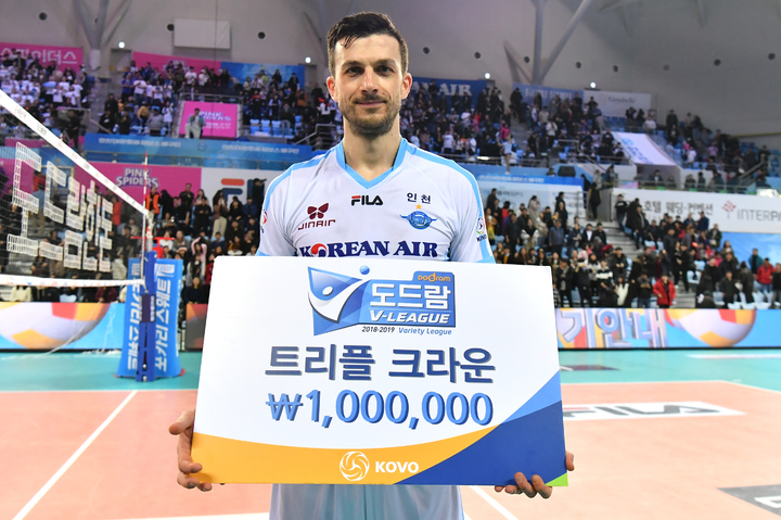 [서울=뉴시스]남자부 최다 트리플크라운 주인공인 가스파리니.(사진=한국배구연맹 제공)