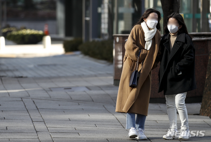 월요일 비교적 '따뜻'…영동·경북 눈 또는 비
