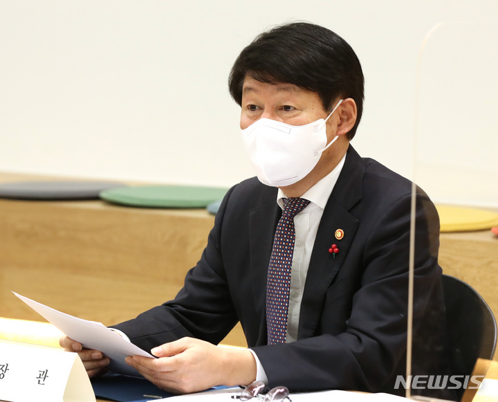 [뉴시스 일자리대상]안경덕 고용부 장관 "좋은 일자리 만든 기업 더 성공할 수 있게 최선"