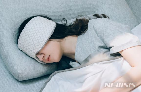 [서울=뉴시스] 프로젝트슬립 양면 수면안대. (사진=뉴시스 DB). photo@newsis.com