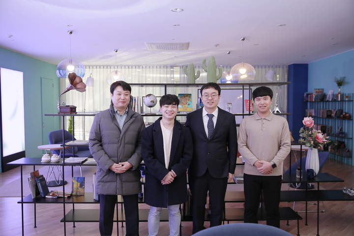 [울산=뉴시스] 임찬웅 박사, 박진우 연구원, 이동욱 교수, 박진태 연구원(왼쪽부터) *재판매 및 DB 금지