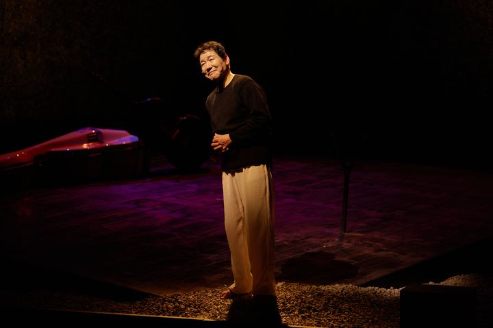 [서울=뉴시스]'박상원 콘트라바쓰' 공연사진. (사진=박앤남공연제작소 제공) 2022.01.23. photo@newsis.com *재판매 및 DB 금지