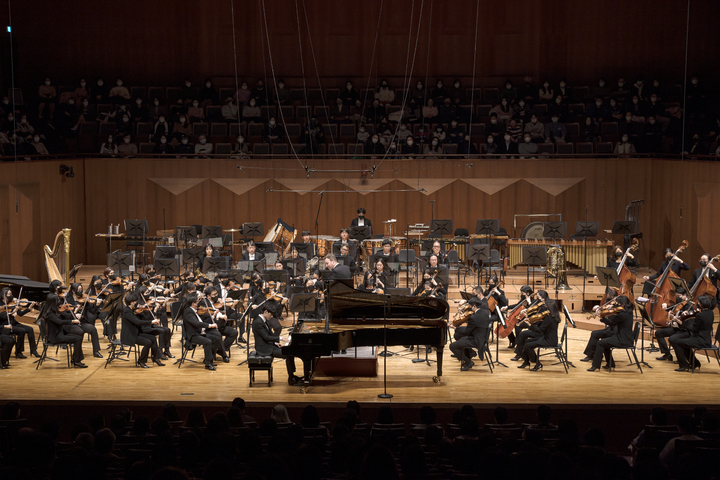 [서울=뉴시스]지난 23일 예술의전당 콘서트홀에서 열린 코리안심포니오케스트라 예술감독 다비트 라일란트 취임연주회. (사진=코리안심포니오케스트라 제공) 2022.01.24. photo@newsis.com *재판매 및 DB 금지