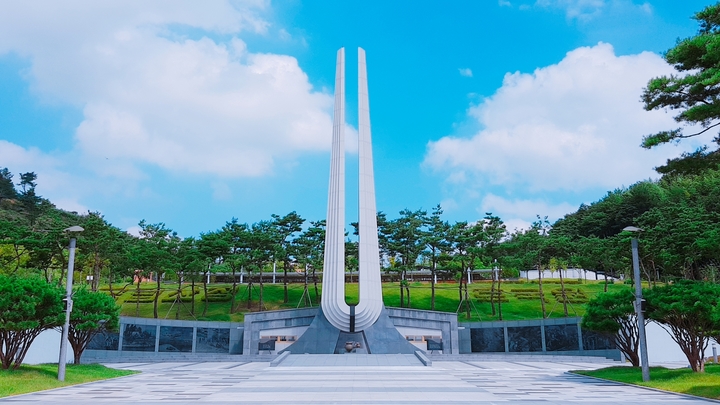 [산청=뉴시스] 국립산청호국원 현충탑. *재판매 및 DB 금지
