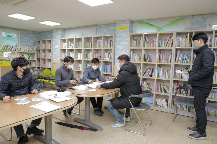 전남 광양시가 시민 한명당 30만 원씩 3차 재난생활비를 지급하고 있다. 광양시 제공 *재판매 및 DB 금지