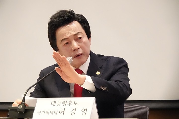 허경영 국가혁명당 명예대표.  *재판매 및 DB 금지 *재판매 및 DB 금지