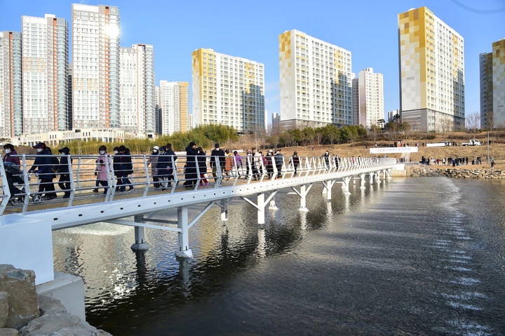 [진주=뉴시스] 진주 충무공동 따스하리교. *재판매 및 DB 금지