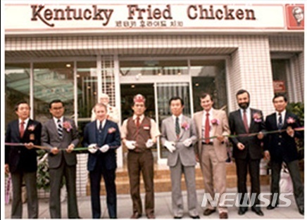 [장수브랜드 탄생비화]하얀 정장의 할아버지가 만든 KFC의 인기 비결은?