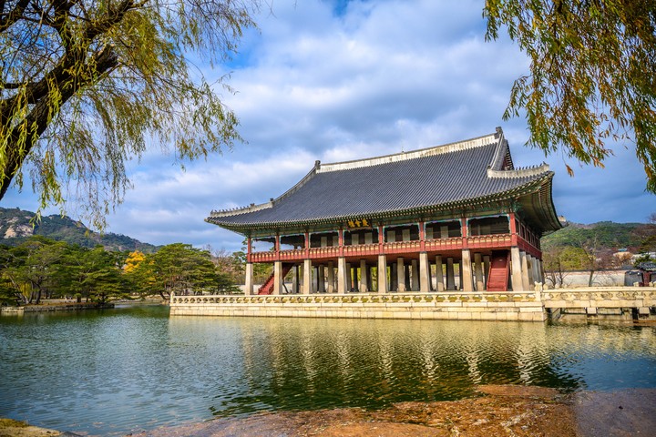 [서울=뉴시스]경복궁 경회루 (사진 = 서울관광재단) 2022.1.28. photo@newsis.com *재판매 및 DB 금지