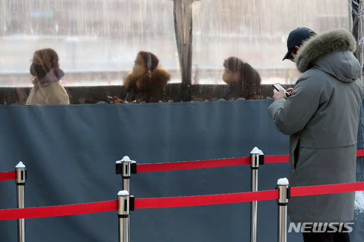 [사진=뉴시스DB]진단검사 받는 시민. 