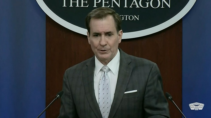 [워싱턴=뉴시스]존 커비 미국 국방부 대변인이 2일(현지시간) 국방부에서 동유럽 병력 배치를 발표하고 있다. (사진=국방부 홈페이지 생중계 캡처) 2022.02.02. *재판매 및 DB 금지