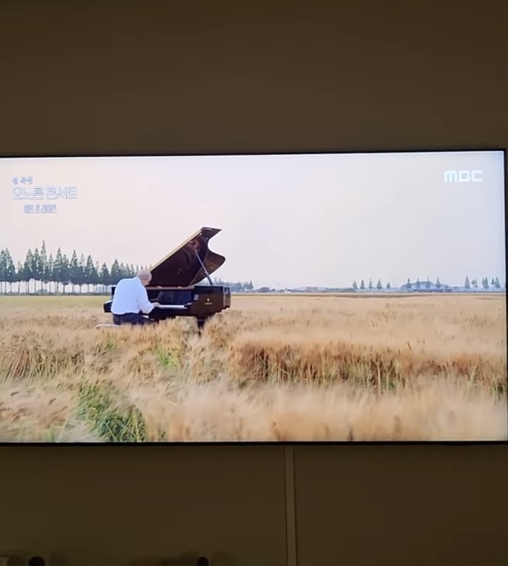 [서울=뉴시스] MBC 설특집 '오느른 콘서트-아트 포 라이프' 2022.02.03. (사진= 성유리 인스타그램 제공) photo@newsis.com *재판매 및 DB 금지 *재판매 및 DB 금지