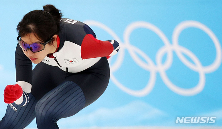 [베이징(중국)=뉴시스] 홍효식 기자 = 스피드 스케이팅 대표팀 김보름이 지난 4일 오전 중국 베이징 국립 스피드 스케이팅 경기장(오벌)에서 훈련을 하고 있다. 2022.02.01. yesphoto@newsis.com