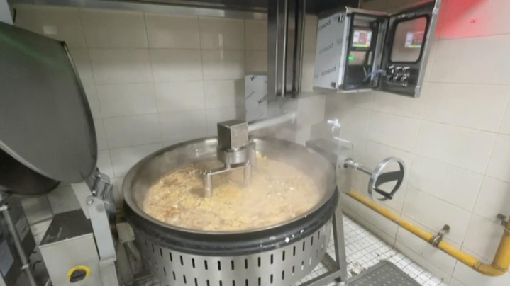 [서울=뉴시스] 육군 논산훈련소 내 국탕 로봇. 2022.02.07. (사진=국방부 제공) *재판매 및 DB 금지