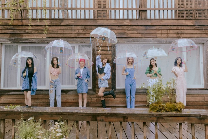 [서울=뉴시스] 오마이걸 2022.02.07. (사진= WM엔터테인먼트 제공) photo@newsis.com *재판매 및 DB 금지 *재판매 및 DB 금지