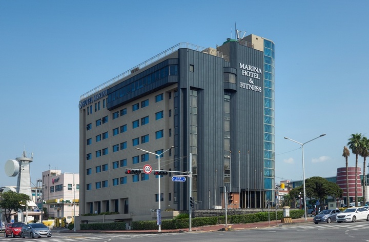 [제주=뉴시스] 제주마리나호텔 전경. (사진=제주마리나호텔 누리집 캡처) *재판매 및 DB 금지