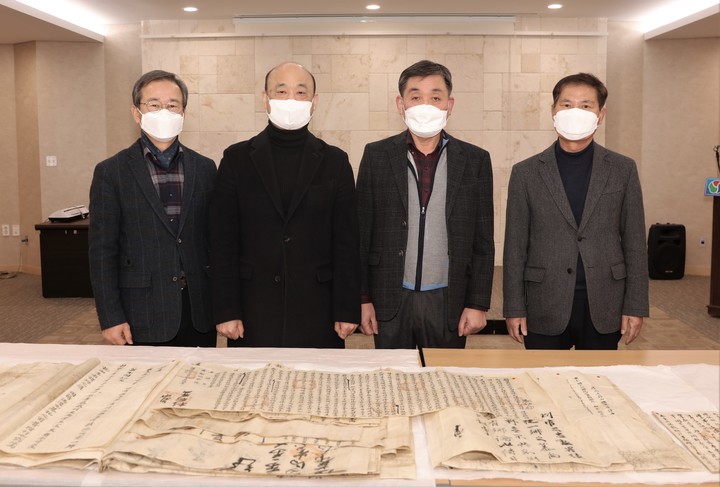 양산 웅상지역 명문가 학성이씨 문중, 고문서 대거 기증