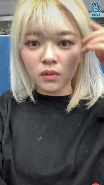 [서울=뉴시스] 정연 2021.02.10.(사진=트와이스 공식 브이라이브 캡처) photo@newsis.com *재판매 및 DB 금지