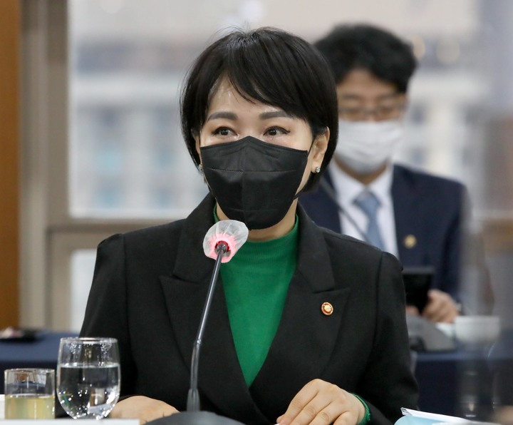 [서울=뉴시스]전현희 국민권익위원장의 모습. (사진=뉴시스DB). 2022.02.10. *재판매 및 DB 금지