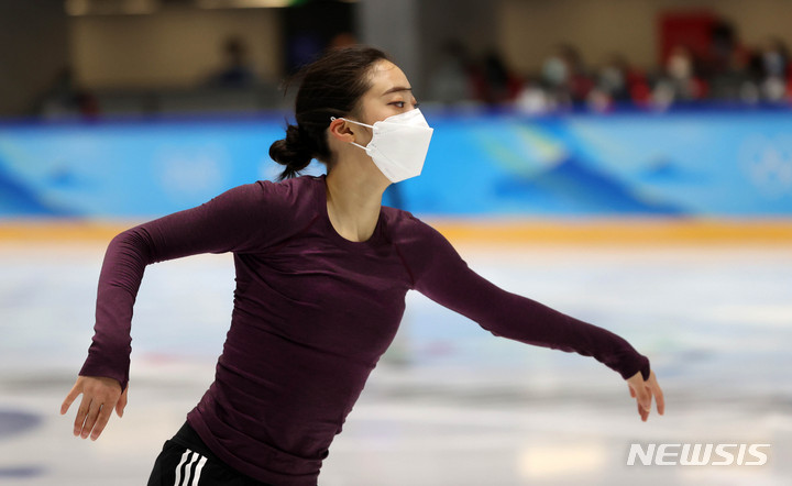 [베이징(중국)=뉴시스] 고범준 기자 = 피겨스케이팅 여자 싱글 유영이 10일 오전 중국 베이징 캐피탈 실내경기장 인근 피겨 트레이닝 링크에서 2022 베이징동계올림픽대회 출전을 앞두고 훈련을 하고 있다. 2022.02.10. bjko@newsis.com