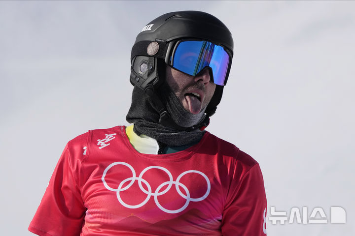 [장자커우=AP/뉴시스] 호주 스노보드 선수 캐머런 볼턴. 2022.02.11.